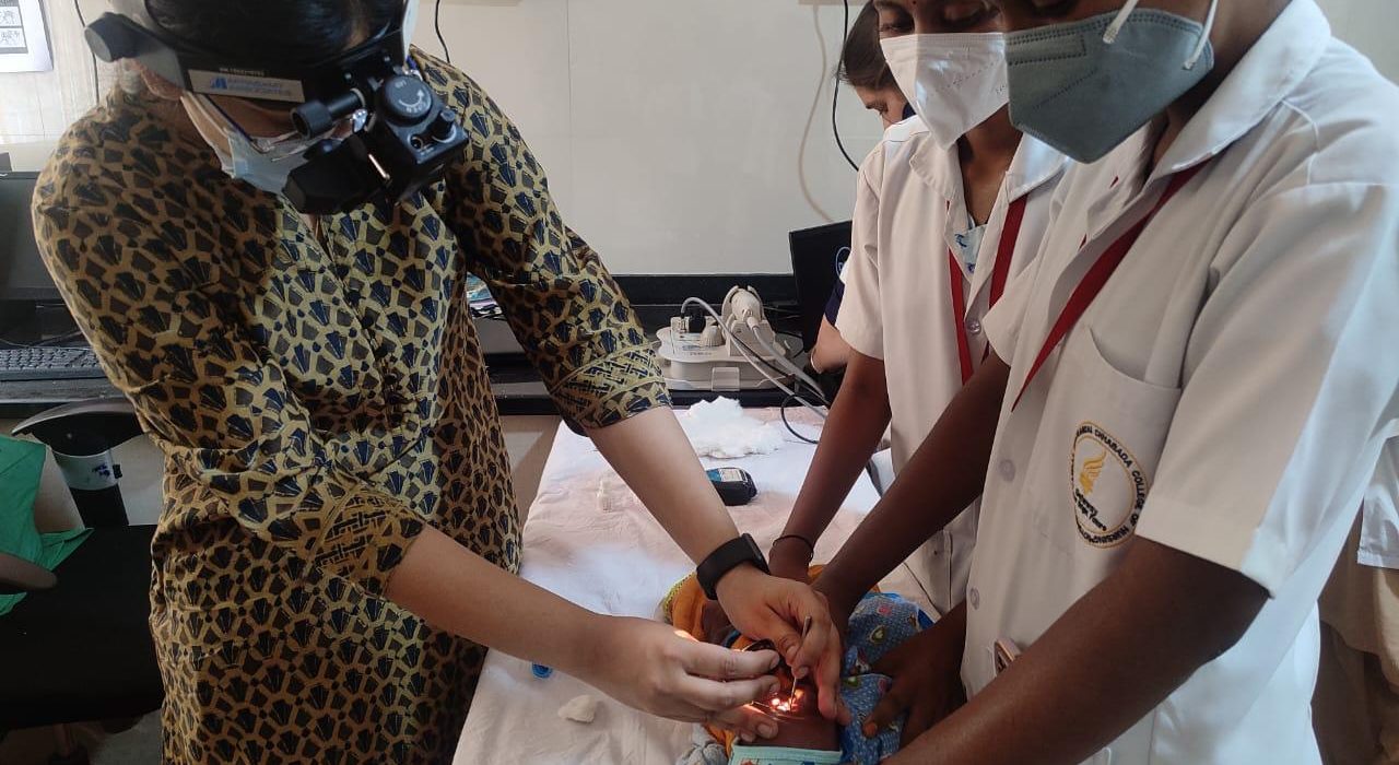eye surgeon in Agra